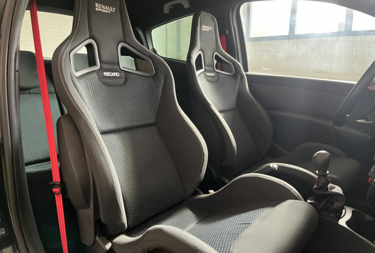 Renault Clio 3RS 2.0 16v Renault Sport F1 Team 