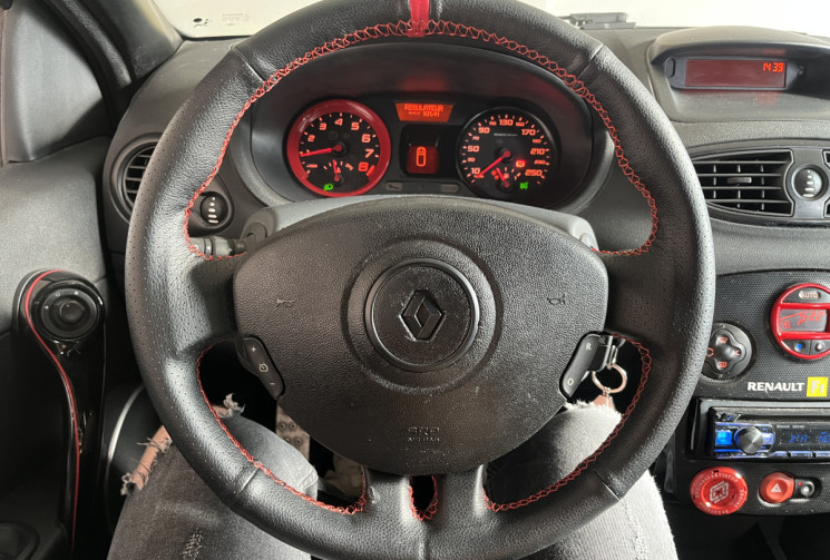 Renault Clio 3RS 2.0 16v Renault Sport F1 Team 