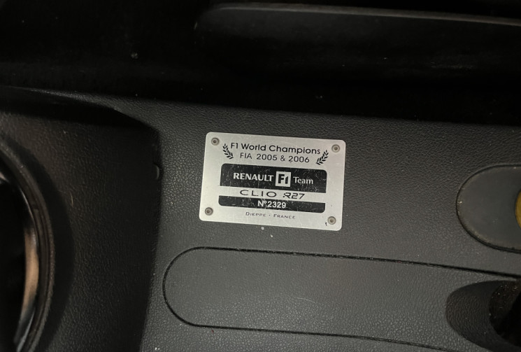Renault Clio 3RS 2.0 16v Renault Sport F1 Team 