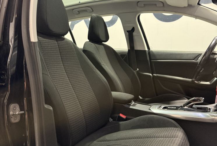 Peugeot 308 EAT8 ACTIVE TOIT PANORAMIQUE / SIEGES CHAUFFANTS DISTRIB OK