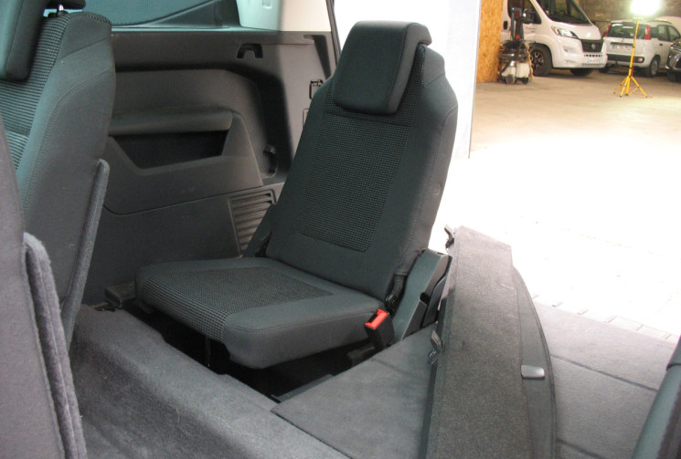 Peugeot 5008 1.6 HDi 120 ALLURE EAT6 7 PLACES