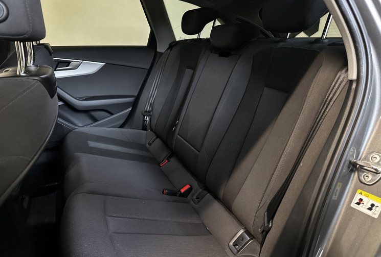 Audi A4 Avant B9 30 TDI 136ch Business line S tronic 7 / 1ERE MAIN / FULL ENTRETIEN AUDI