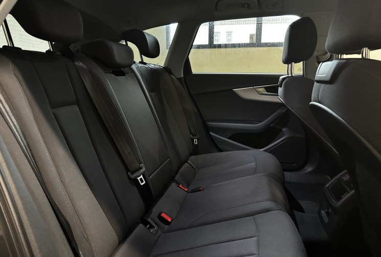 Audi A4 Avant B9 30 TDI 136ch Business line S tronic 7
