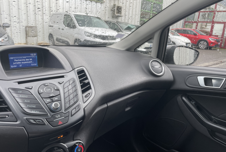 Ford Fiesta 1.25 Duratec 82 cv Trend Distribution neuve* Ct Vierge refait pour la vente 