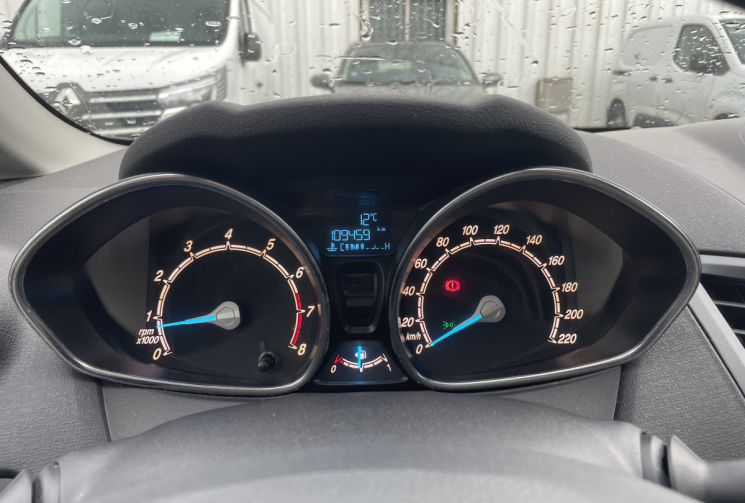 Ford Fiesta 1.25 Duratec 82 cv Trend Distribution neuve* Ct Vierge refait pour la vente 