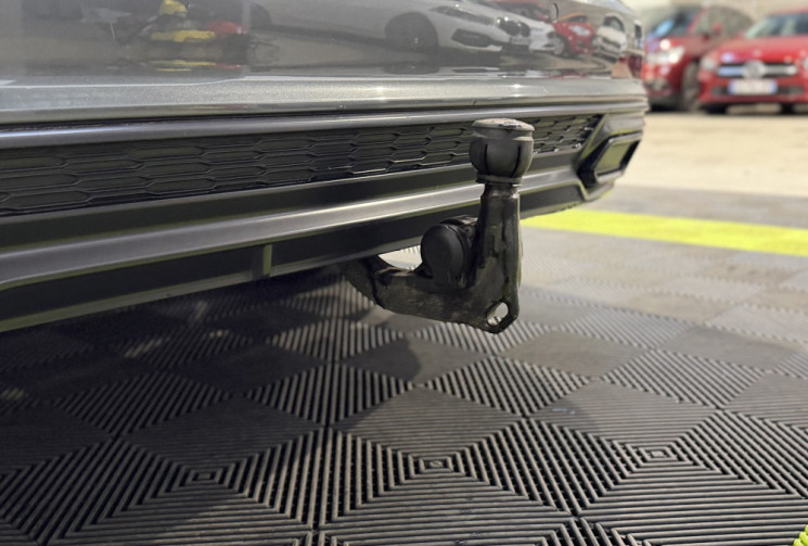 Audi A6 Avant TDI 204 ch S line S tronic 7 / entretien complet / attelage / toit ouvrant