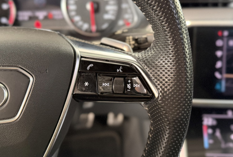 Audi A6 Avant 40 TDI 204 ch S line S tronic 7 – entretien complet – attelage – toit ouvrant