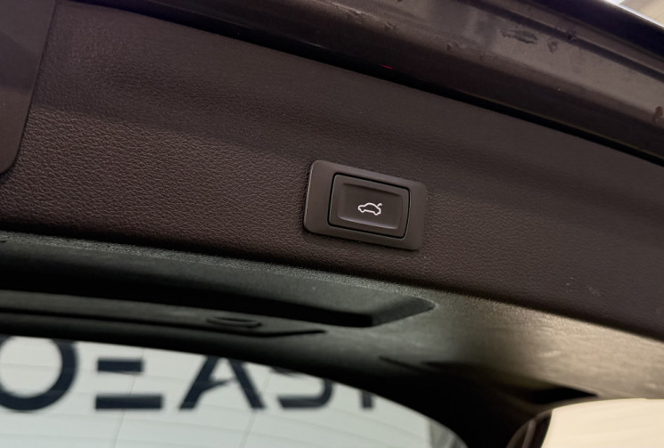 Audi A6 Avant TDI 204 ch S line S tronic 7 / entretien complet / attelage / toit ouvrant