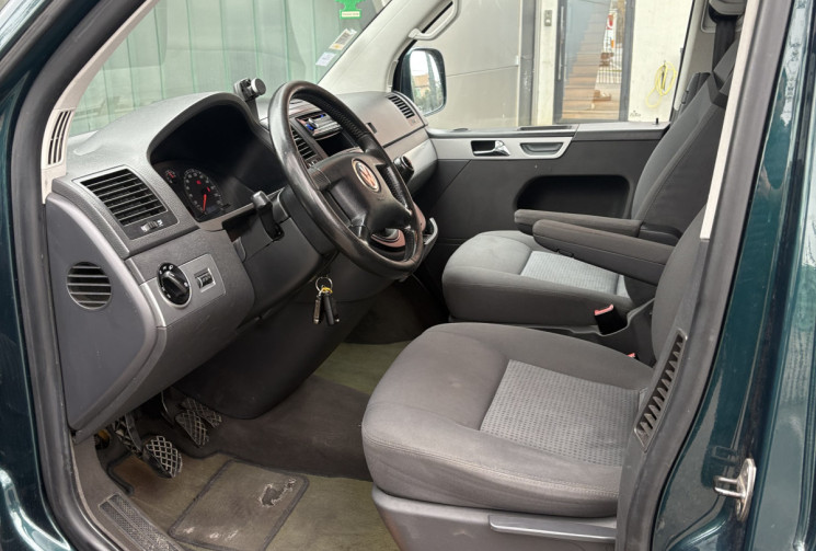 Volkswagen Multivan T5 2.5 TDI 174cv / Entretien suivi /  ( Transporteur Combi Caravelle etc)