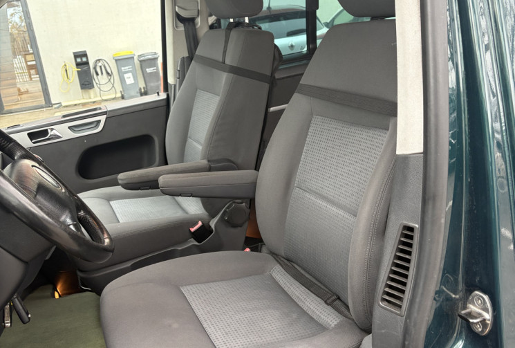 Volkswagen Multivan T5 2.5 TDI 174cv / Entretien suivi /  ( Transporteur Combi Caravelle transporter