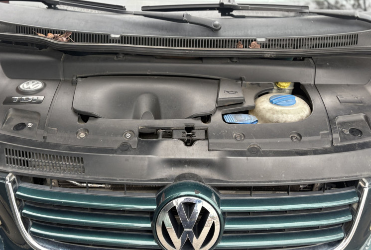 Volkswagen Multivan T5 2.5 TDI 174cv / Entretien suivi /  ( Transporteur Combi Caravelle etc)
