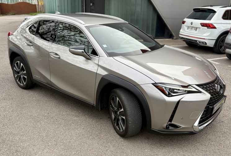 Lexus UX 250h Hybrid PREMIUM Edition MY21 / Tres bon état / 