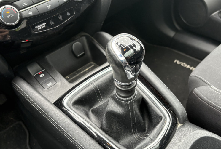 Nissan Qashqai N-CONNECTA 1.5 dci 115cv * Toit Pano * Caméra 360 * Entretien Nissan Complet