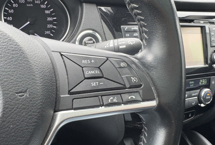 Nissan Qashqai N-CONNECTA 1.5 dci 115cv * Toit Pano * Caméra 360 * Entretien Nissan Complet