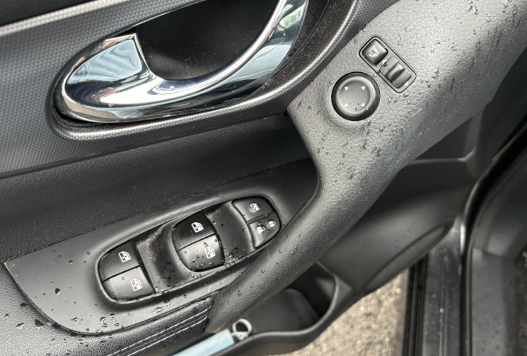 Nissan Qashqai N-CONNECTA 1.5 dci 115cv * Toit Pano * Caméra 360 * Entretien Nissan Complet