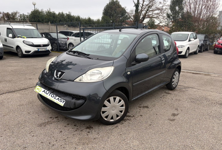 Peugeot 107 1.0 / 68 CH / TRENDY 