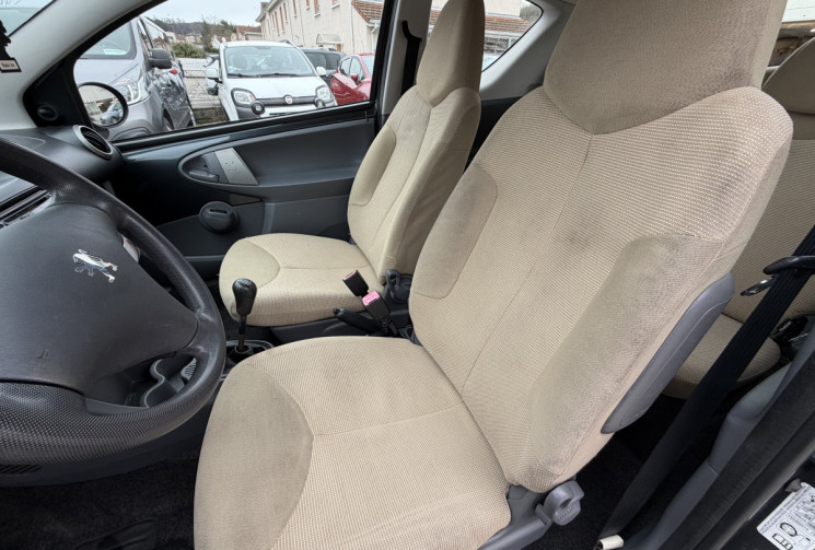 Peugeot 107 1.0 / 68 CH / TRENDY 