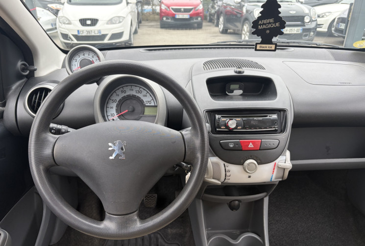 Peugeot 107 1.0 / 68 CH / TRENDY 