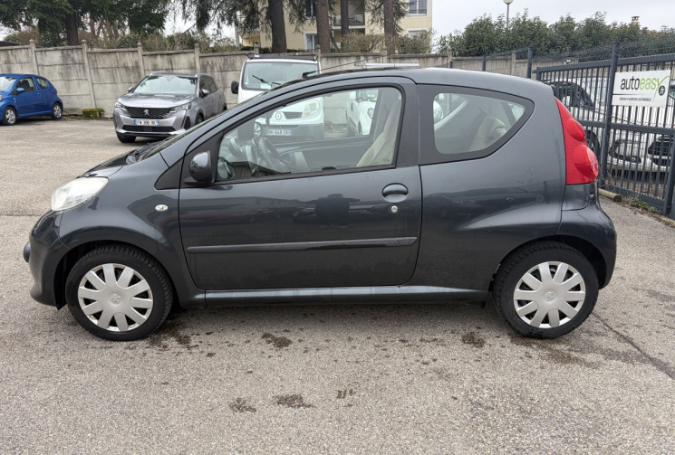 Peugeot 107 1.0 / 68 CH / TRENDY 