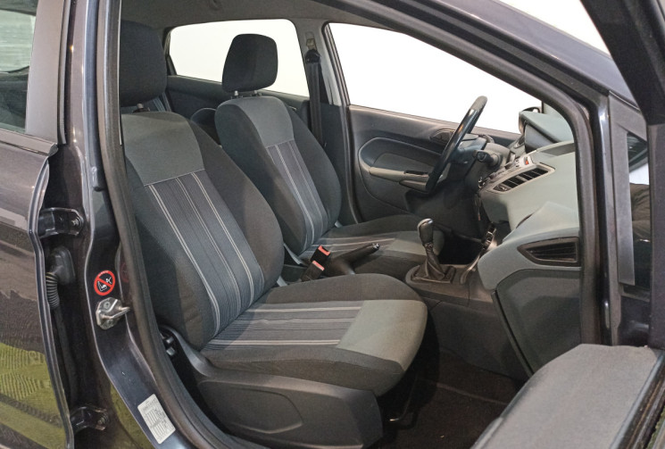 Ford Fiesta 1.4 TDCi 68 ch Trend / entretien à jour / factures disponibles