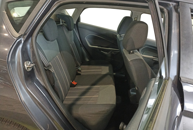 Ford Fiesta 1.4 TDCi 68 ch Trend / entretien à jour / factures disponibles