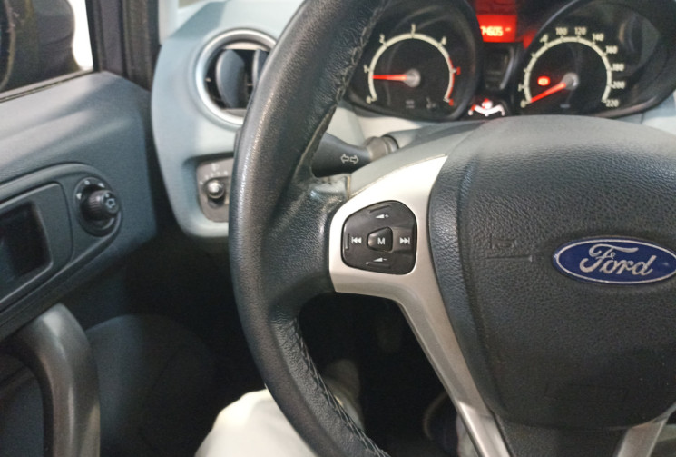 Ford Fiesta 1.4 TDCi 68 ch Trend / entretien à jour / factures disponibles