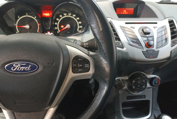 Ford Fiesta 1.4 TDCi 68 ch Trend / entretien à jour / factures disponibles