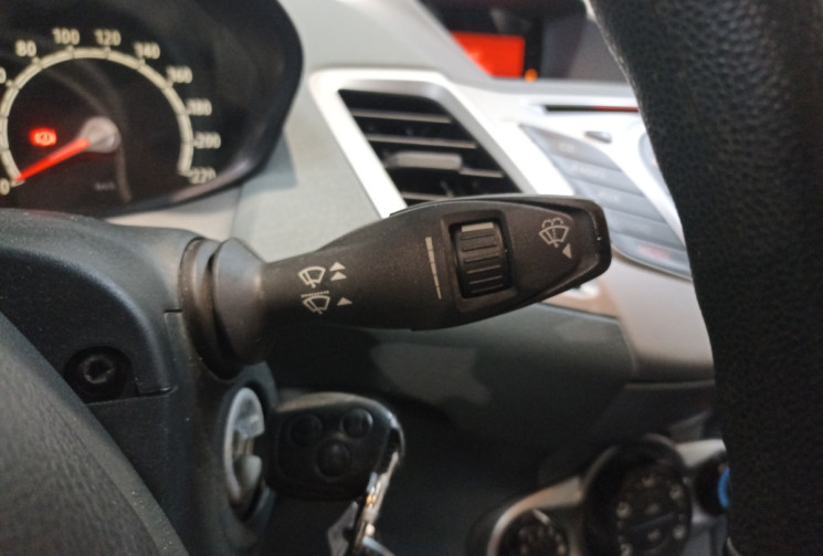 Ford Fiesta 1.4 TDCi 68 ch Trend / entretien à jour / factures disponibles