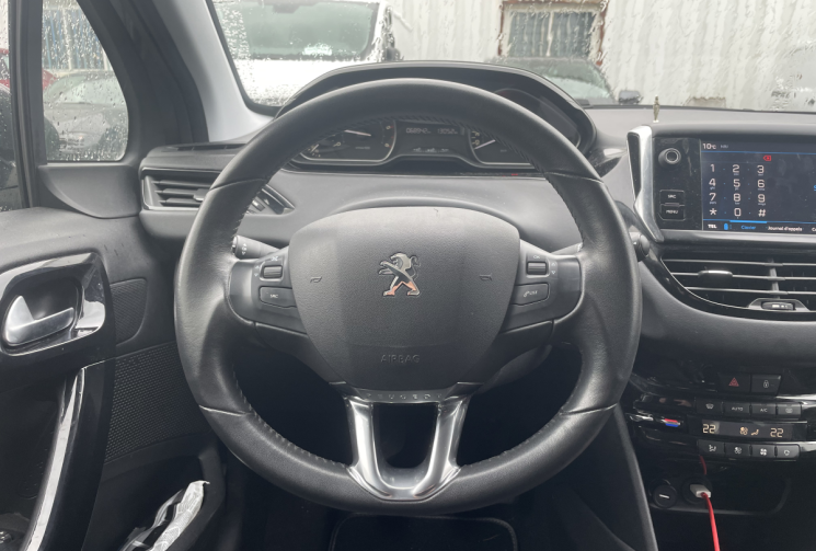 Peugeot 208 1.5 bluehdi 100 ch active Business Sieges chauffants*Apple carplay*Entretien a jour 