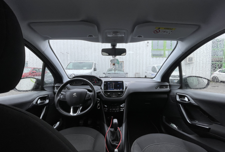 Peugeot 208 1.5 bluehdi 100 ch active Business Sieges chauffants*Apple carplay*Entretien a jour 