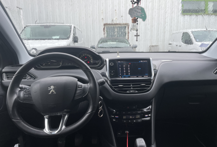 Peugeot 208 1.5 bluehdi 100 ch active Business Sieges chauffants*Apple carplay*Entretien a jour 