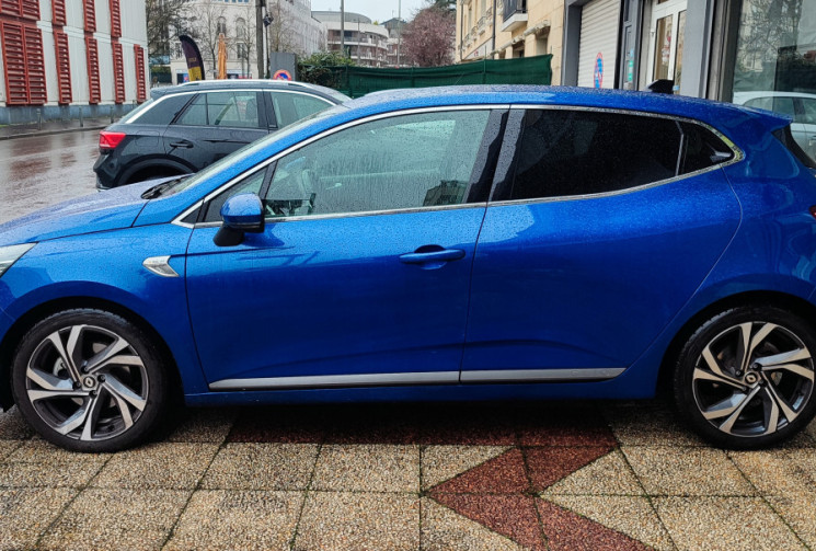 Renault CLIO V Rs line E-TECH 1.6 140 Hybrid Suivi Renault 