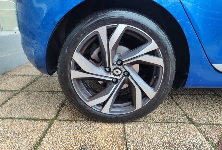 Renault CLIO V Rs line E-TECH 1.6 140 Hybrid Suivi Renault 