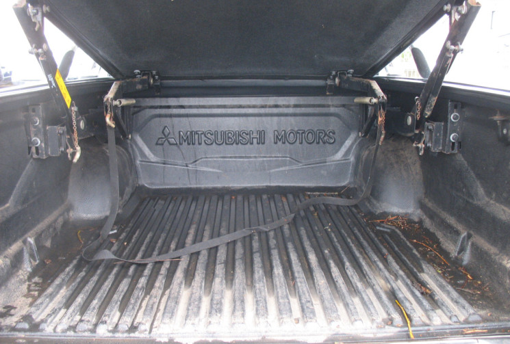 Mitsubishi L200 III Pickup double cabine 4WD 2.4L DI-D 181cv 4x4 Pour PRO de l'AUTO