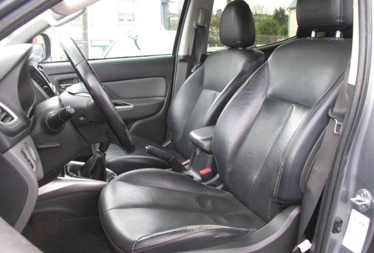 Mitsubishi L200 III Pickup double cabine 4WD 2.4L DI-D 181cv 4x4 Pour PRO de l'AUTO