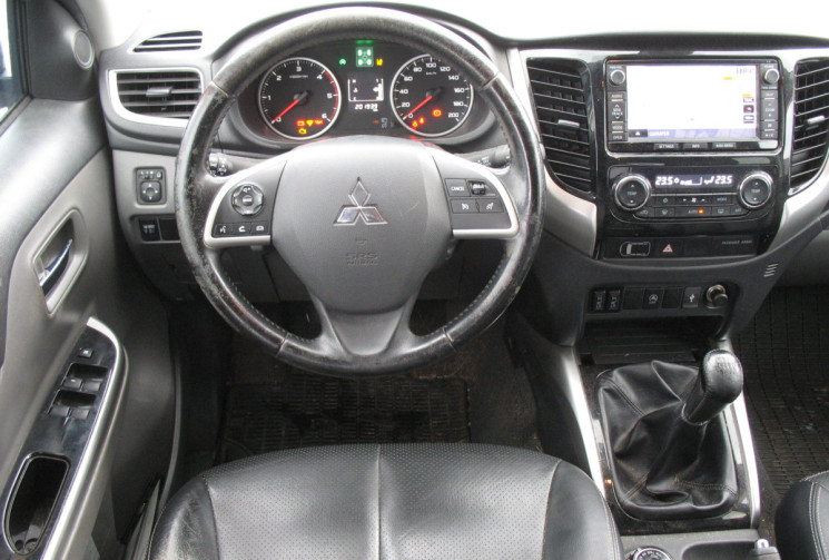 Mitsubishi L200 III Pickup double cabine 4WD 2.4L DI-D 181cv 4x4 Pour PRO de l'AUTO