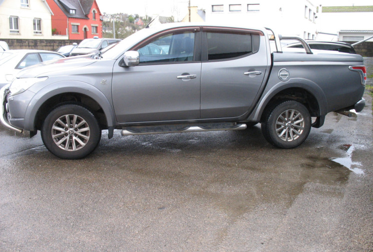 Mitsubishi L200 III Pickup double cabine 4WD 2.4L DI-D 181cv 4x4 Pour PRO de l'AUTO