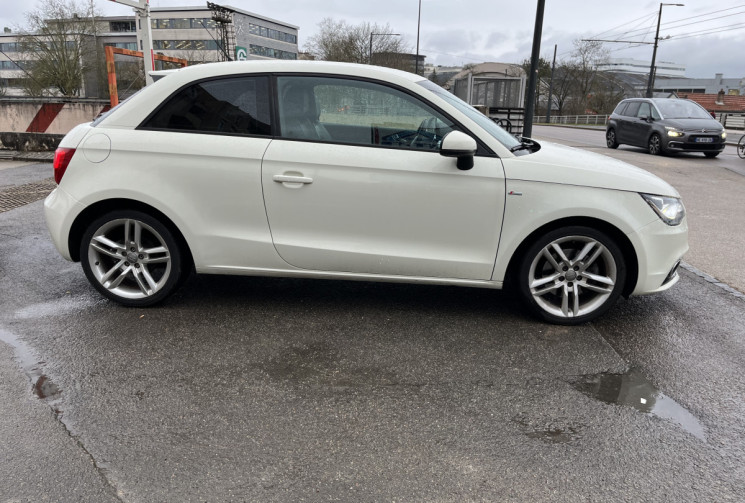 Audi A1 I 3 Portes 1.4 TFSI S-Tronic7 122 cv Boîte auto S Line
