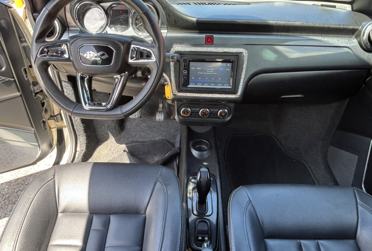 Ligier JS 60 / boite auto, clim, caméra