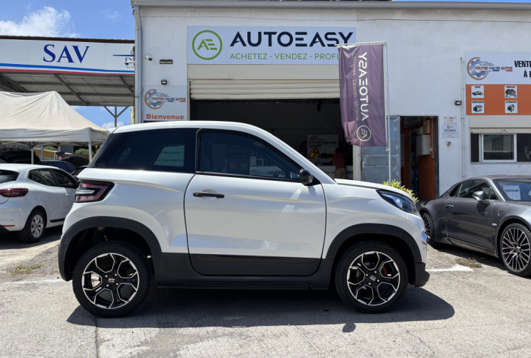 Ligier JS 60 / sans permis / boite auto, clim, caméra