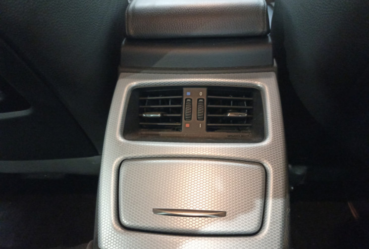 BMW SERIE 3 COUPE 330 xi E92 272 ch Pack M – entretien à jour – vidange de boîte effectuée