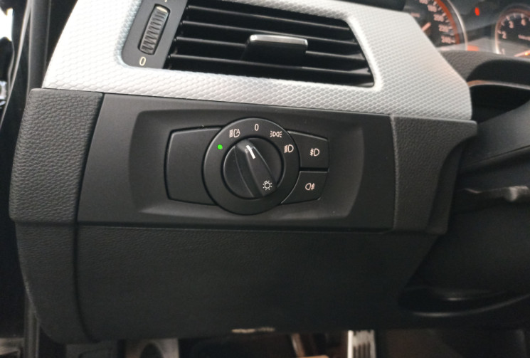 BMW SERIE 3 COUPE 330 xi E92 272 ch Pack M – entretien à jour – vidange de boîte effectuée