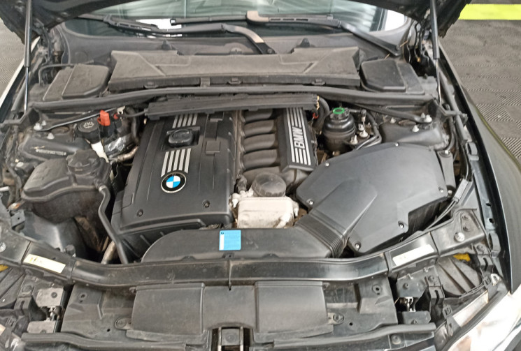 BMW SERIE 3 COUPE 330 xi E92 272 ch Pack M – entretien à jour – vidange de boîte effectuée