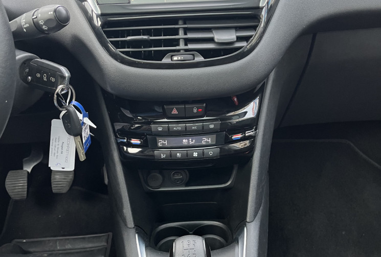 Peugeot 208 GT 1.6 HDi 92 Ch