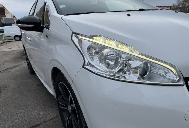 Peugeot 208 GT 1.6 HDi 92 Ch