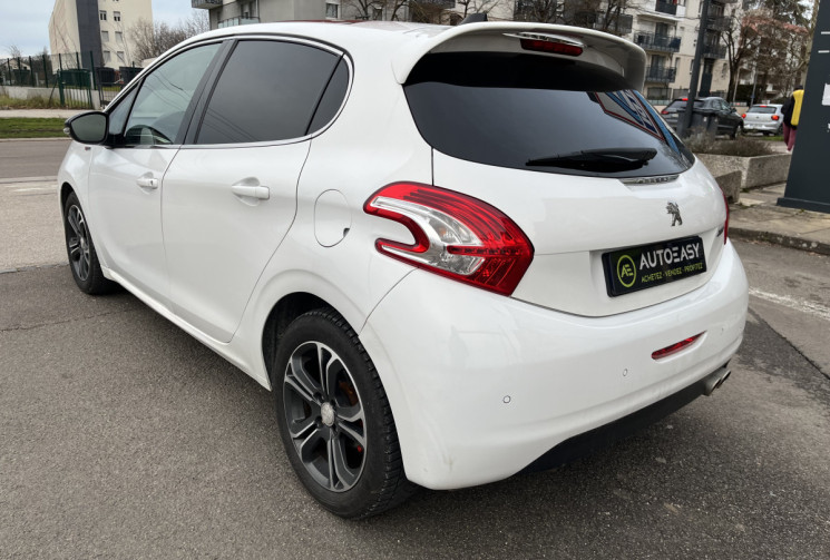 Peugeot 208 GT 1.6 HDi 92 Ch