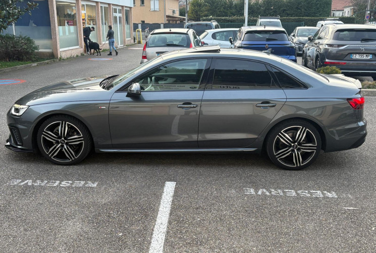 Audi A4 2.0 TDI / S-line 136 CV / ENTRETIEN AUDI