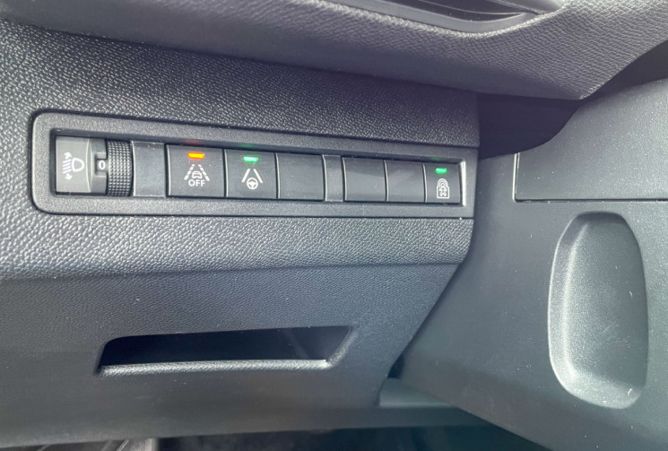 Peugeot 5008 PEUGEOT 5008 ALLURE 7 PLACES GARANTIE CONSTRUCTEUR 06/2026  CARNET PEUGEOT  CUIR NOIR 