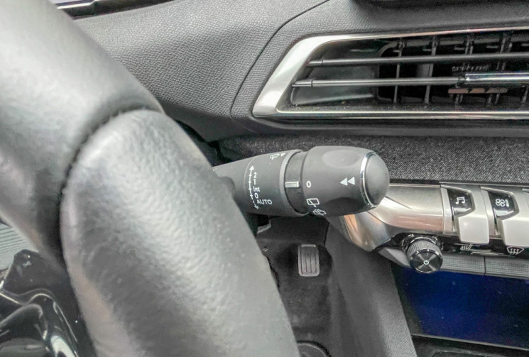 Peugeot 5008 PEUGEOT 5008 ALLURE 7 PLACES GARANTIE CONSTRUCTEUR 06/2026  CARNET PEUGEOT  CUIR NOIR 