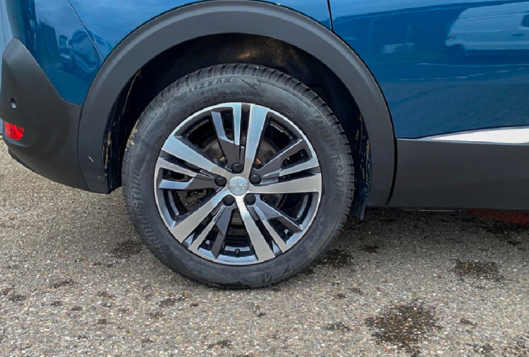 Peugeot 5008 PEUGEOT 5008 ALLURE 7 PLACES GARANTIE CONSTRUCTEUR 06/2026  CARNET PEUGEOT  CUIR NOIR 